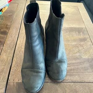 TOMS Black boot